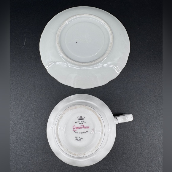 Queen Anne Bone China Teacup & Saucer - Pattern 8638 - Vintage Floral - Picture 5 of 5